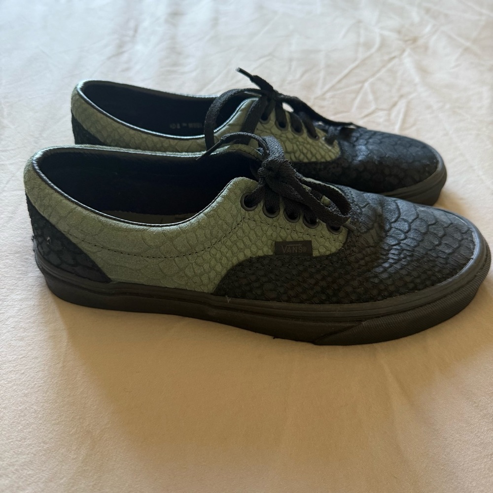 Slytherin Harry Potter Vans Women’s 9.5